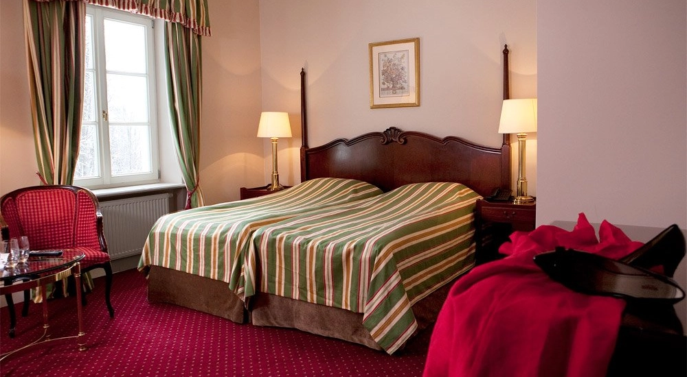 On the Trail of Polish manors, palaces and castles