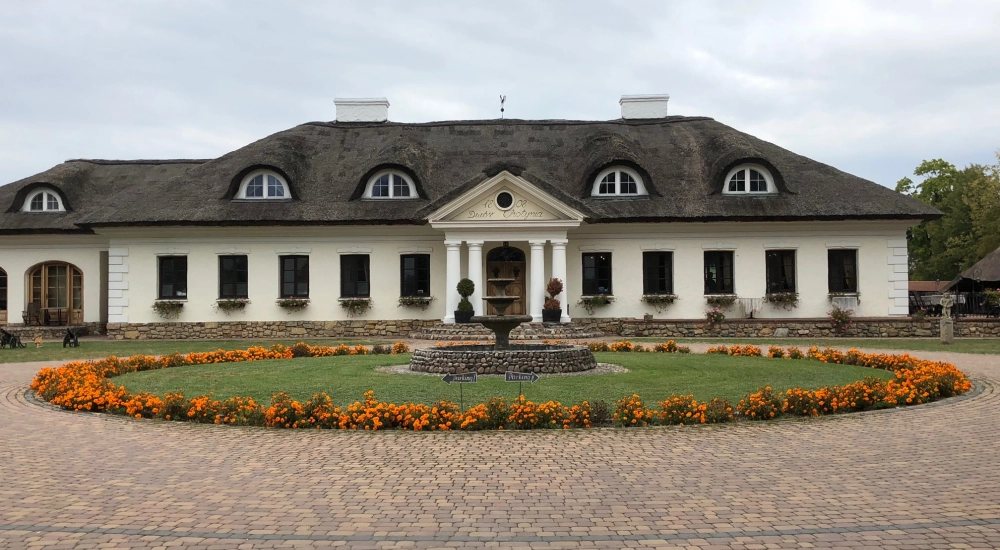On the Trail of Polish manors, palaces and castles
